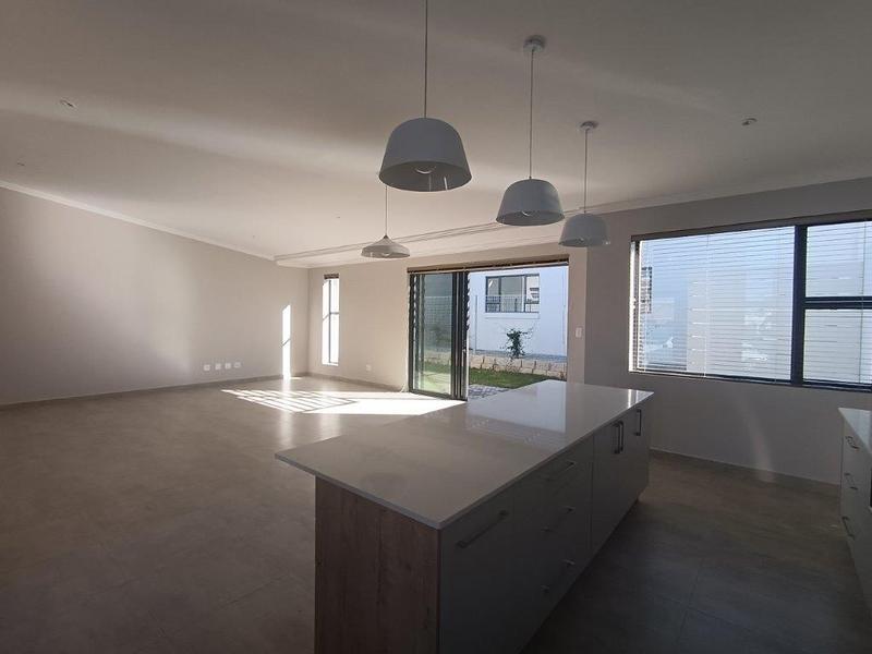To Let 3 Bedroom Property for Rent in Kraaibosch Park Western Cape